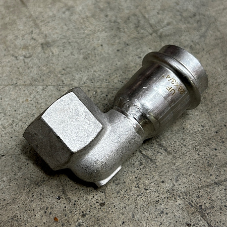 НП Угол резьбовой пресс из нержавейки UNI-FITT фитинг Ø28x3/4" В