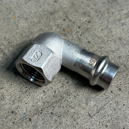 НП Угол резьбовой пресс из нержавейки UNI-FITT фитинг Ø15x1/2" В