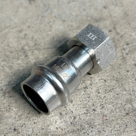 НП Муфта с накидной гайкой пресс из нержавейки UNI-FITT фитинг Ø18x1/2" НГ
