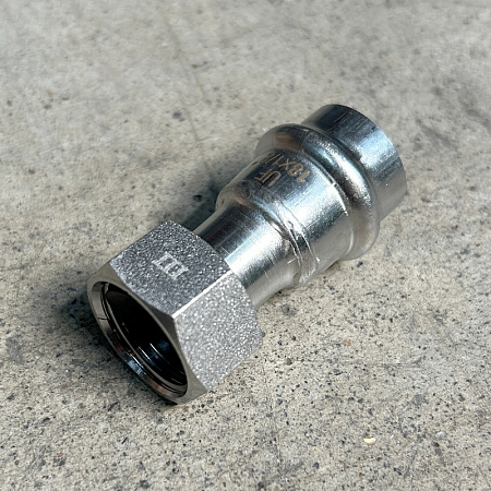 НП Муфта с накидной гайкой пресс из нержавейки UNI-FITT фитинг Ø18x1/2" НГ