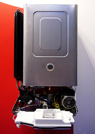 Котел газовый настенный PROTHERM РЫСЬ HK 24, 23,5 кВт, двухконтурный, турбированный