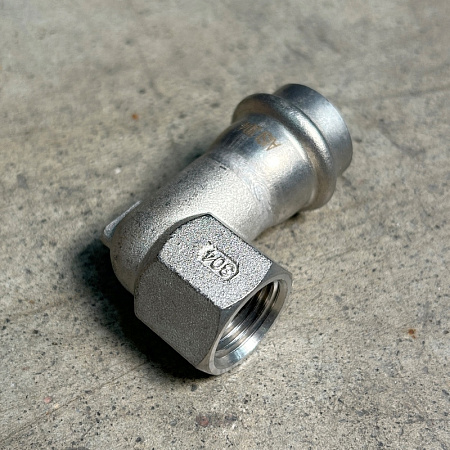 НП Угол резьбовой пресс из нержавейки UNI-FITT фитинг Ø22x1/2" В